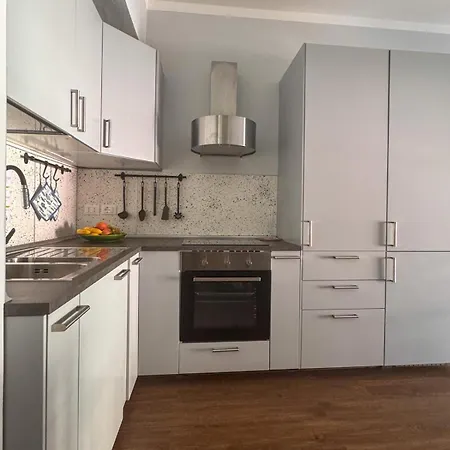 Apartment Welcome Riviera-castagneto 29-wifi-parcheggio A Pagamento A 20,00 Euro Al Giorno Rapallo